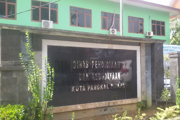 Kantor Dinas Pendidikan dan Kebudayaan Pangkal Pinang, Senin (24/6/2019).