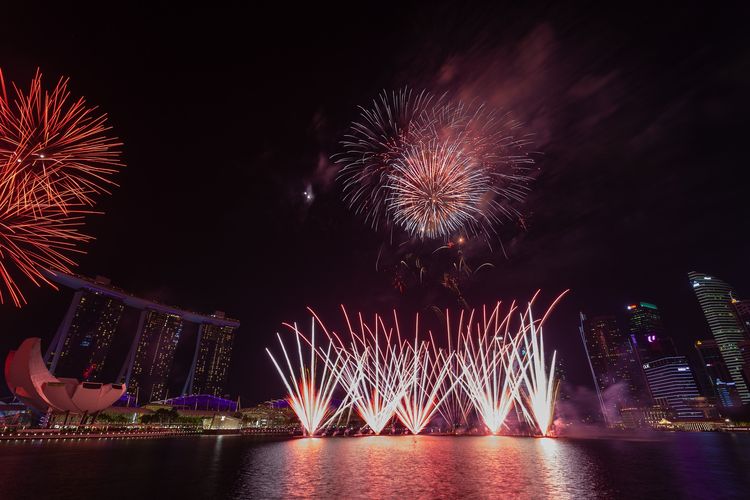 Kembang api di Hari Kemerdekaan Singapura