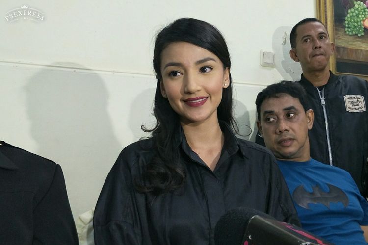 Artis peran Tsania Marwa saat menggelar jumpa pers di kawasan Gambir, Jakarta Pusat, Selasa (19/3/2019).