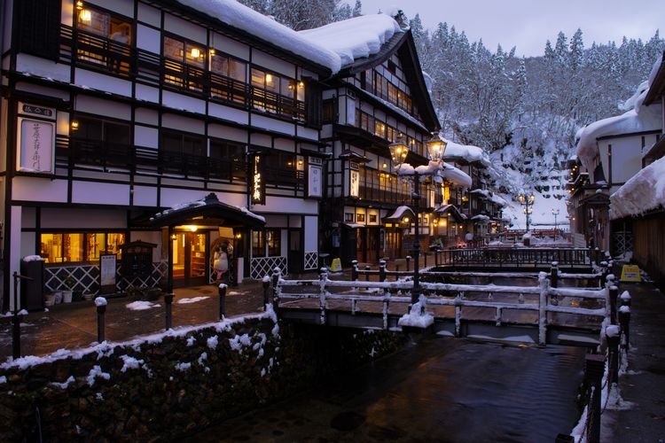 Ginzan Onsen, salah satu pemandian air panas ikonik di Prefektur Yamagata, Jepang. (DOK. YAMAGATAKANKO)