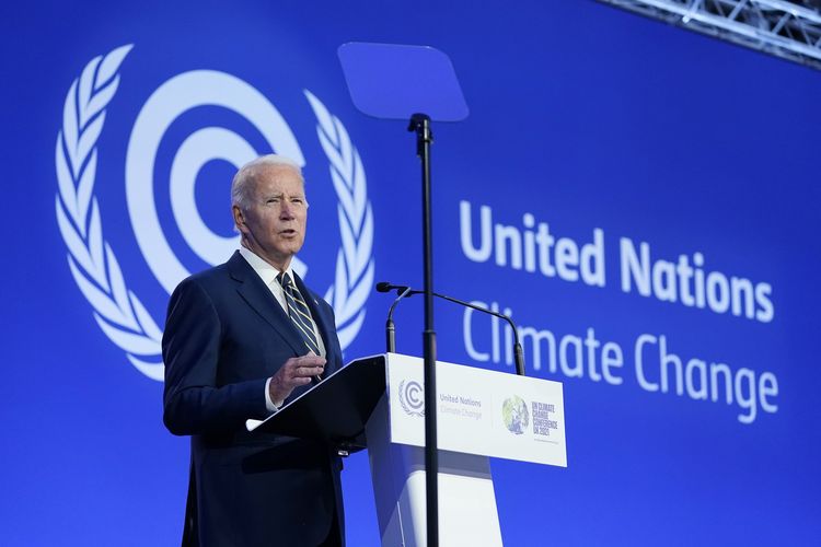 Presiden Amerika Serikat Joe Biden saat berpidato di konferensi iklim COP26 Glasgow, Skotlandia, Senin (1/11/2021).