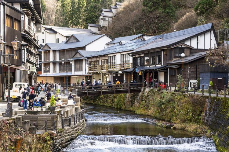 Ginzan Onsen di Yamagata Jepang dengan berbagai penginapan dan pemandian air panas. (DOK. JNTO)