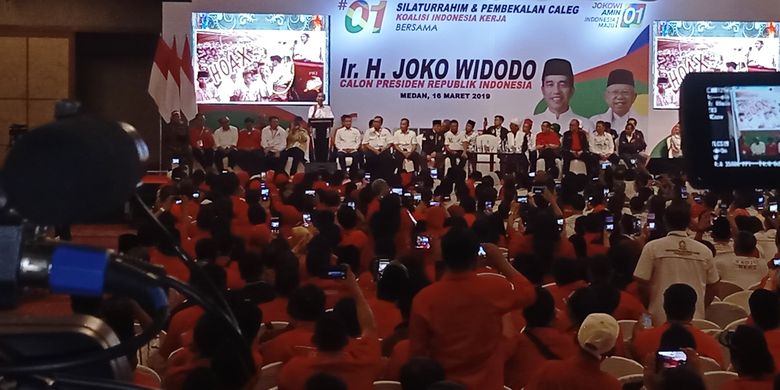 Capres Jokowi di acara Silaturrahim dan dan Pembekalan Calon Legislatif Koalisi Indonesia Kerja Bersama di Hotel JW Marriot, Medan, Sabtu (16/3/2019) 