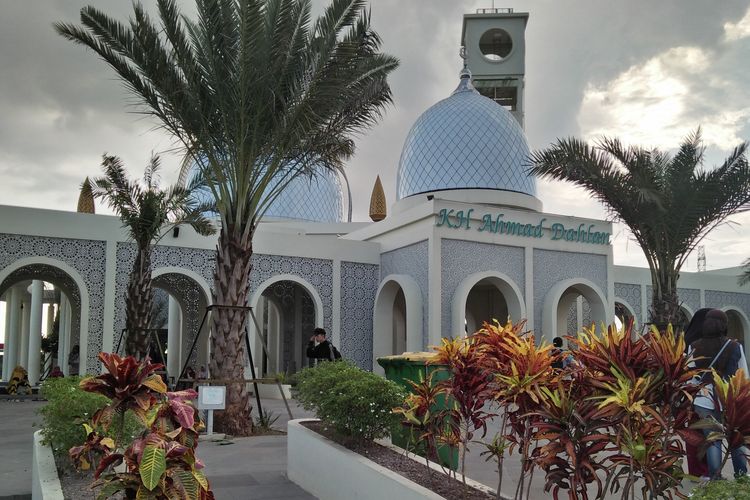 Masjid KH Ahmad Dahlan yang terletak di Jalan Raya Bunder, Banjarsari, Kecamatan Cerme, Gresik.
