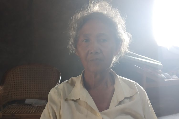 Mbah Klumpuk ditemui di rumahnya Dukuh Ngemplaksuren, Desa Karangduren, Kecamatan Sawit, Boyolali, Jawa Tengah, Rabu (26/6/2019).