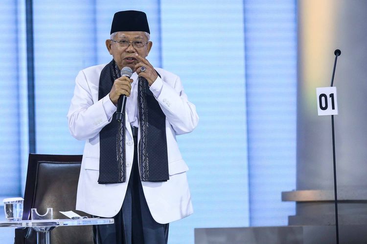 Calon wakil presiden nomor urut 01 Maruf Amin berbicara dalam debat ketiga Pilpres 2019 di Hotel Sultan, Jakarta, Minggu (17/3/2019) malam. Peserta debat ketiga kali ini adalah cawapres masing-masing paslon dengan tema yang diangkat adalah pendidikan, kesehatan, ketenagakerjaan, sosial, dan budaya.