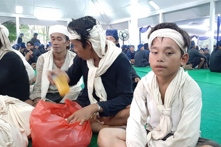 Sarip (12) anak suku Baduy Dalam saat tiba di Pendopo Kabupaten Lebak, Sabtu (4/5/2019)
