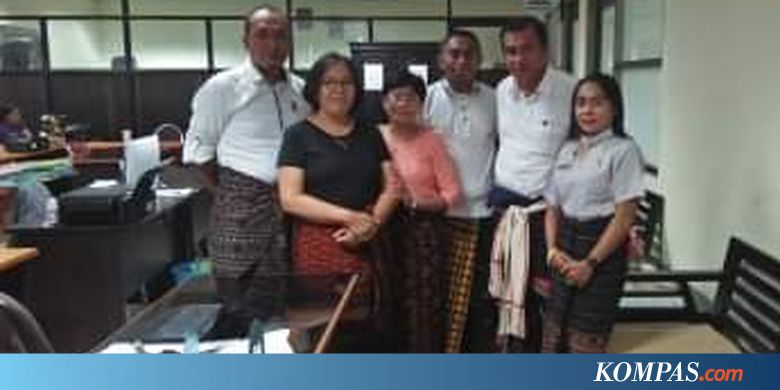 ASN di Manggarai Timur Bangga Pakai Kain Tenun Sulam Saat Bekerja