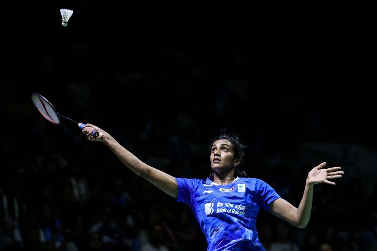 Pebulu tangkis tunggal putri India Pusarla Venkata Sindhu  saat melawan tunggal putri Jepang Akane Yamaguchi dalam final Blibli Indonesia Open 2019 di Istora Gelora Bung Karno, Jakarta, Minggu (21/7/2019). Akane Yamaguchi berhasil menjadi juara usai mengalahkan Venkata Sindhu dengan skor 21-15 21-16.