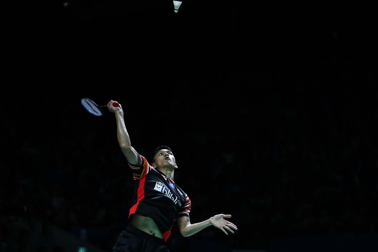 Pebulutangkis tunggal putra Indonesia, Jonatan Christie melawan tunggal putra Denmark, Solberg Vittinghus dalam babak kedua Blibli Indonesia Open 2019 di Istora Senayan, kompleks GBK, Jakarta, Kamis (18/7/2019). Anthony Ginting kalah dengan skor 20-22 21-11 19-21.