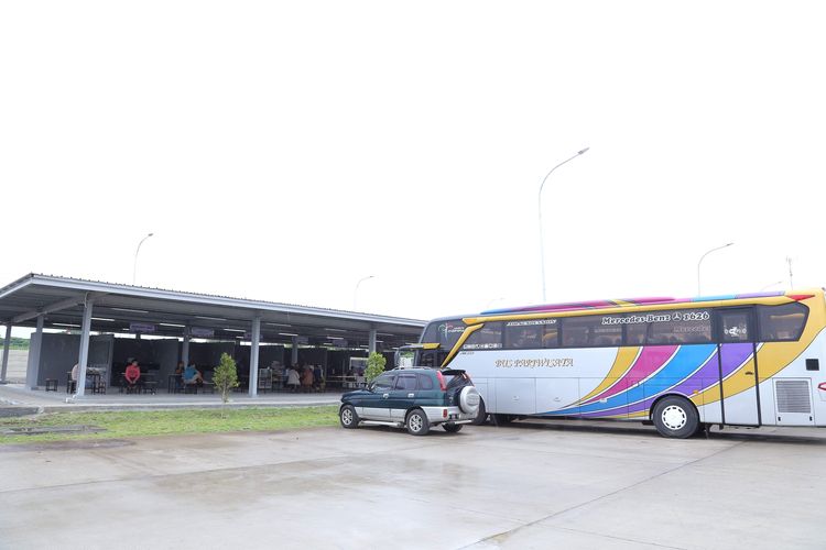 Area kendaraan besar di Rest Area KM 260B Heritage-Banjaratma