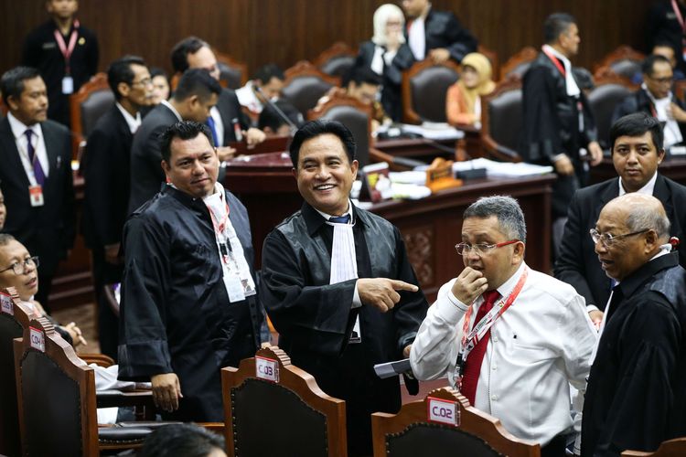 Ketua Tim Hukum Joko Widodo - Maruf Amin, Yusril Ihza Mahendra hadir dalam sidang perdana sengketa pilpres 2019 di Gedung Mahkamah Konstitusi, Jakarta, Jumat (14/6/2019).