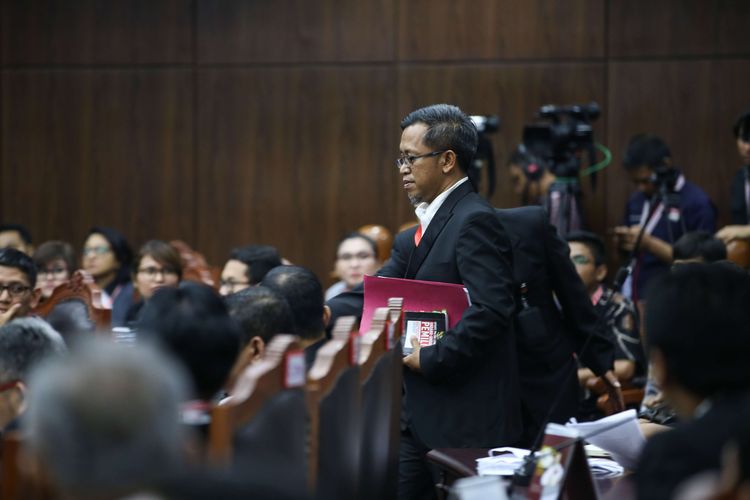 Saksi ahli tim kuasa hukum pasangan capres-cawapres nomor urut 01 Joko Widodo-Maruf Amin, Heru Widodo saat sidang lanjutan sengketa pilpres 2019 di Mahkamah Konstitusi, Jakarta, Jumat (21/6/2019). Sidang tersebut beragendakan mendengar keterangan saksi dan ahli dari pihak terkait yakni paslon nomor urut 01 Joko Widodo - Maruf Amin.