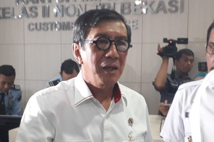Menteri Hukum dan HAM Yasonna Laoly seusai meresmikan  Kantor Imigrasi Non TPI Kelas II Bekasi, Rabu (10/7/2019).