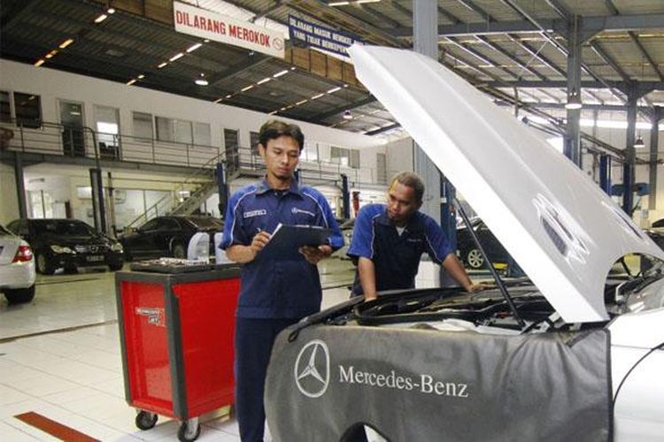 Bengkel resmi Mercedes Benz.