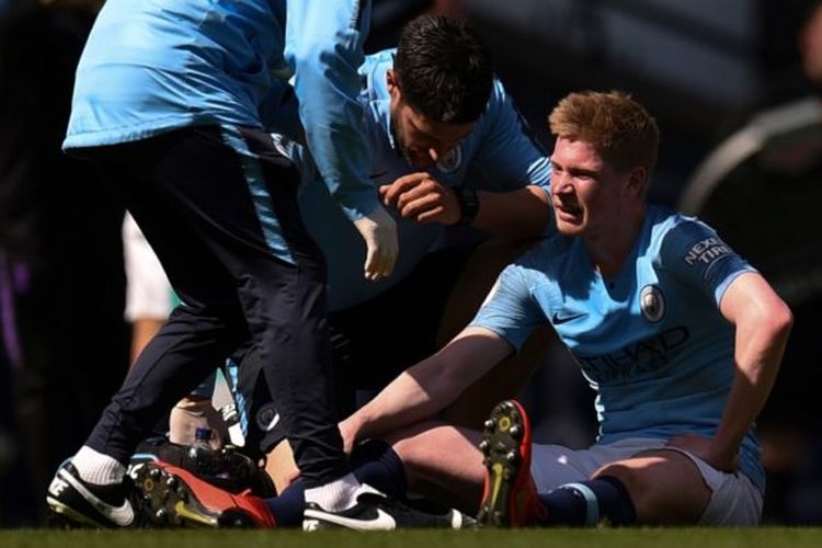 Kevin De Bruyne mengalami cedera otot kaki kiri saat Manchester City menang 1-0 atas Tottenham Hotspur, Selasa (23/4/2019)