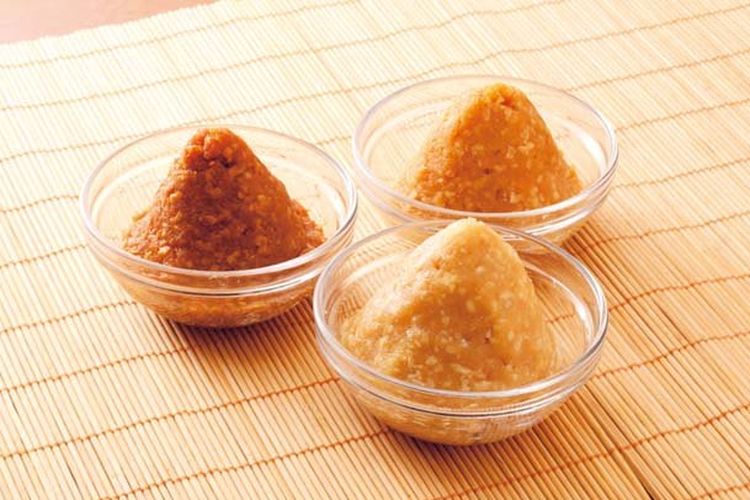 Miso mentah dengan ragi hidup yang dibuat khusus