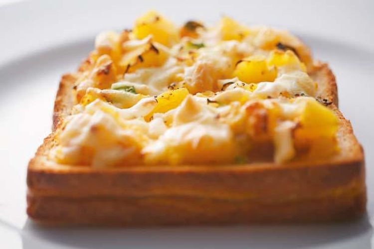 Organically-produced vegetables in Pizza Toast.