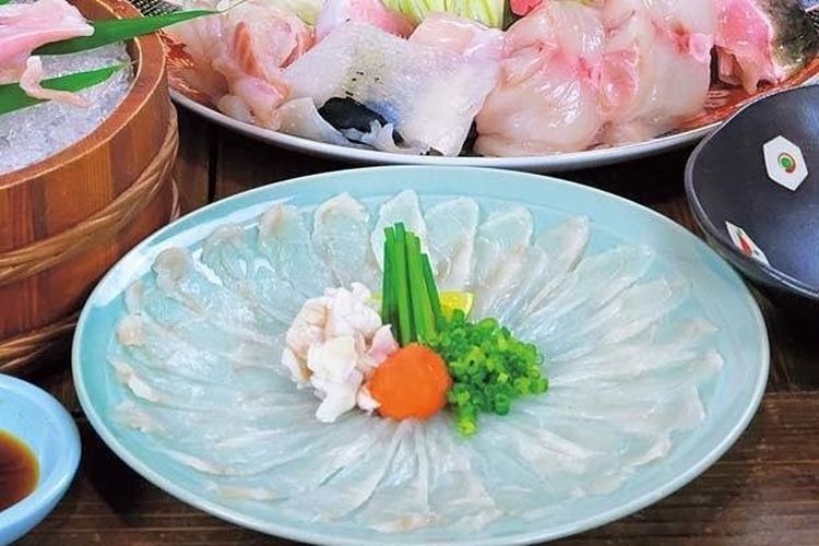 Tessa/mentah (3.300 yen). Tessa adalah sashimi ikan buntal.