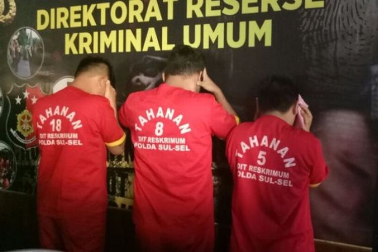 Aparat Kepolisian Polda Sulawesi Selatan mengungkap jaringan perdagangan manusia (human trafficking) dengan modus prostitusi online di Kota Makassar, Sulawesi Selatan. 