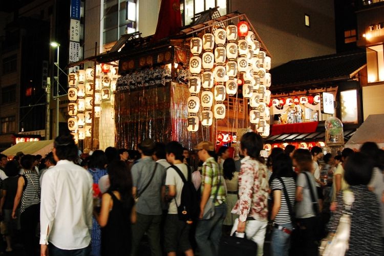 Cara Menikmati Festival Musim Panas Jepang Layaknya Masyarakat Lokal