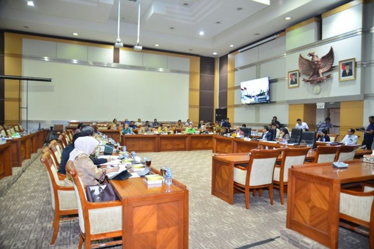 Suasana Komisi III DPR RI beraudiensi dengan Panitia Seleksi (Pansel) KPK RI