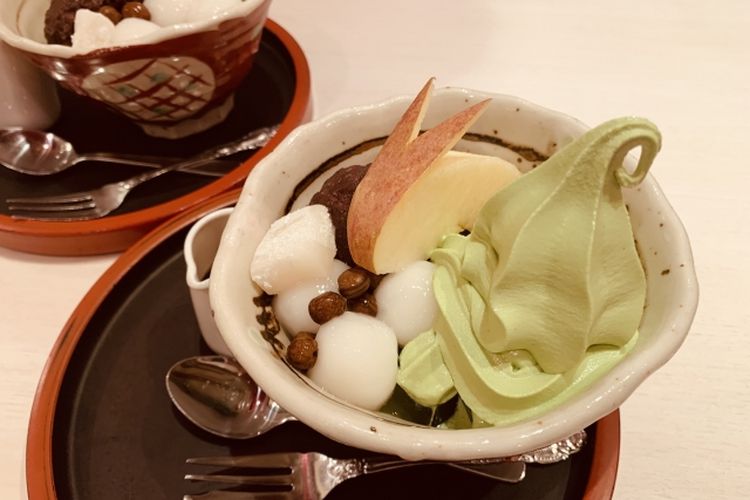 Es krim matcha khas Kota Uji, Kyoto, Jepang.