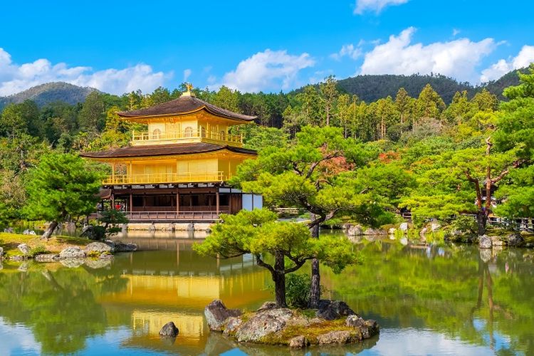 Kuil Kinkaku-ji di Kyoto, Japan