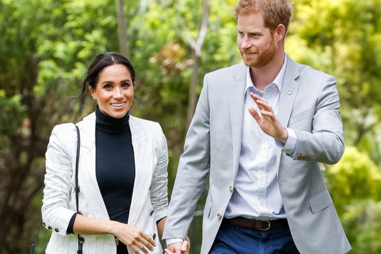 Tampilan kasual Meghan Markle