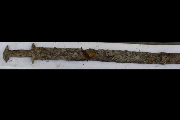 Inilah pedang berusia 1.500 tahun yang ditemukan seorang anak perempuan di sebuah danau di Swedia.