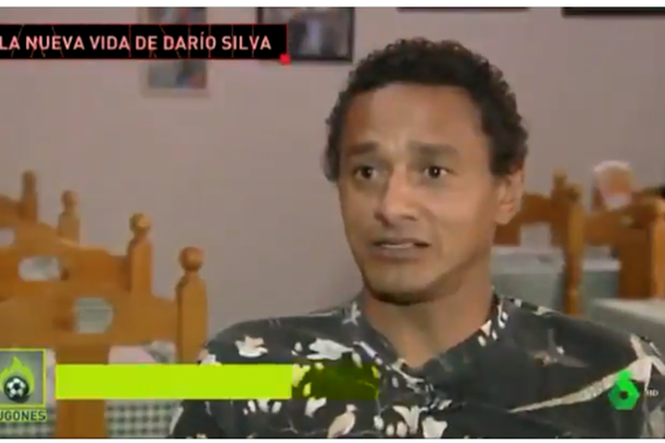 Mantan pemain timnas Uruguay, Dario Silva, yang kehilangan satu kakinya dan kini menjadi pelayan kedai pizza di Malaga.