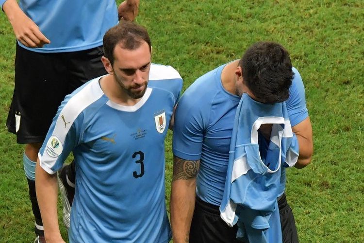 Luis Suarez tampak kecewa seusai tendangan penaltinya digagalkan Pedro Gallese pada pertandingan Uruguay vs Peru dalam babak perempat final Copa America 2019 di Fonte Nova Arenam 29 Juni 2019. 