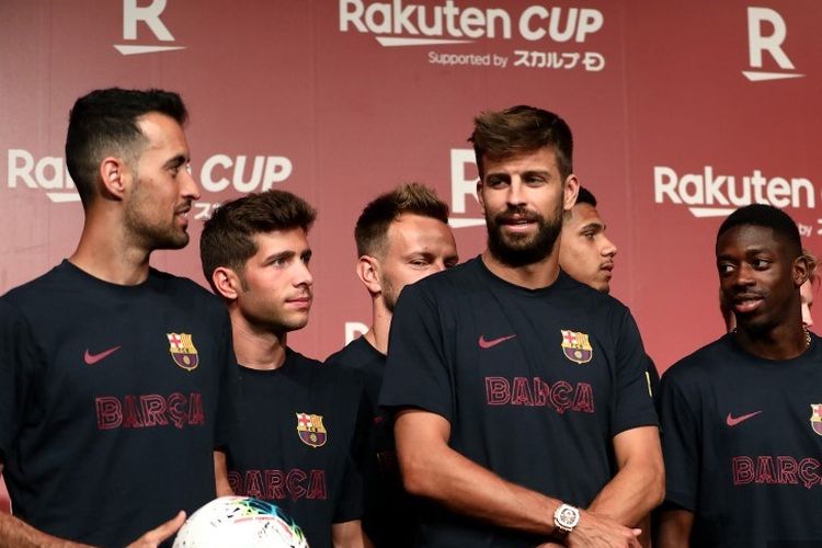 Sejumlah pemain Barcelona, di antaranya Sergio Busquets, Gerard Pique, dan Ousmane Dembele, menghadiri jumpa pers jelang laga Barcelona vs Chelsea di Tokyo 21 Juli 2019. 