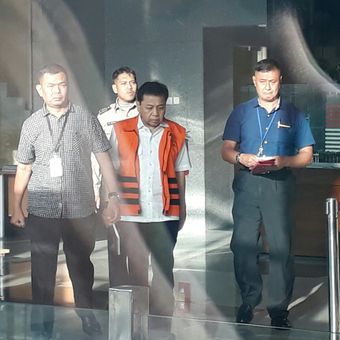 Mantan Ketua DPR Setya Novanto usai pemeriksaan di KPK, Selasa (19/12/2017).