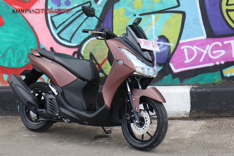 Tes Yamaha Lexi 125 pesain Honda Vario 125