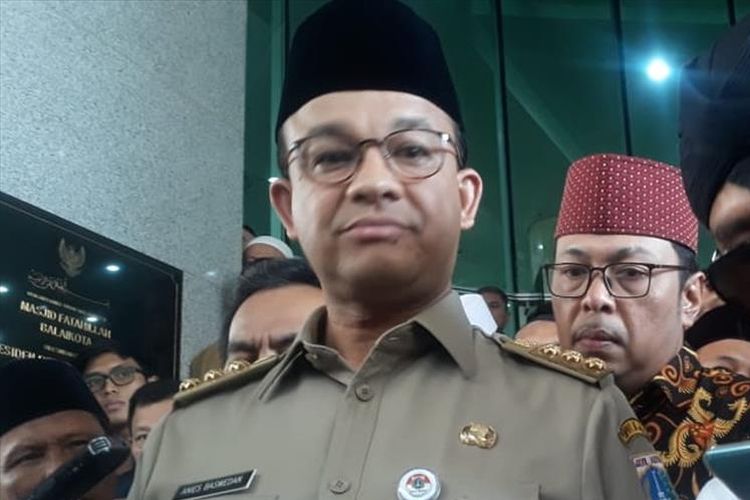 Gubernur DKI Jakarta Anies Baswedan dan Gus Miftah di Masjid Fatahillah, Balai Kota, Jakarta Pusat, Selasa (23/7/2019)