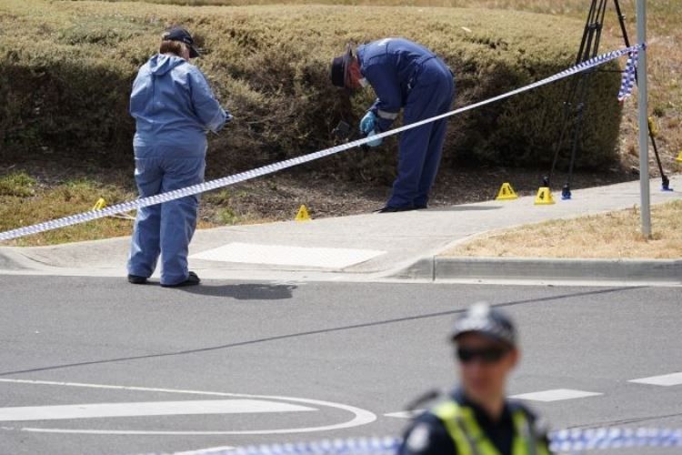 Petugas memeriksa lokasi penemuan jenazah seorang perempuan asal Israel yang tewas di Melbourne, Australia, Rabu (16/1/2019) tengah malam.