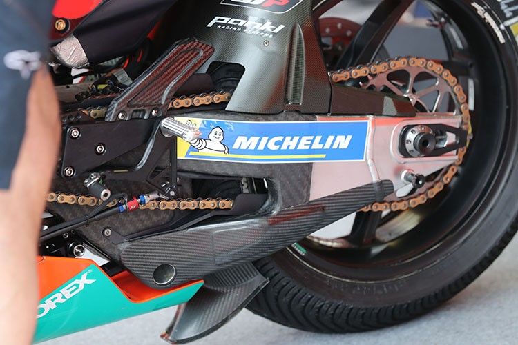 Swingarm carbon.