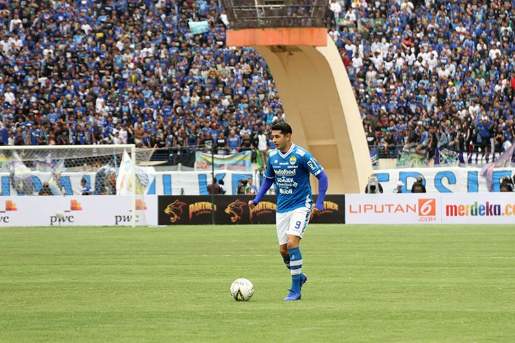 Esteban Vizcarra saat melakoni laga bersama Persib Bandung, di Stadion Si Jalak Harupat, Kabupaten Bandung, beberapa waktu lalu.
