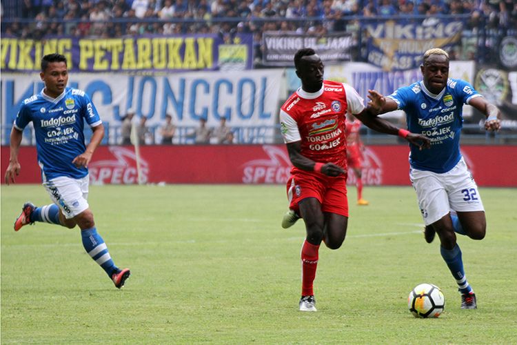 Pertandingan Persib Vs Arema pada Liga 1 2018, di Stadion Gelora Bandung Lautan Api (GBLA), Kota Bandung. 