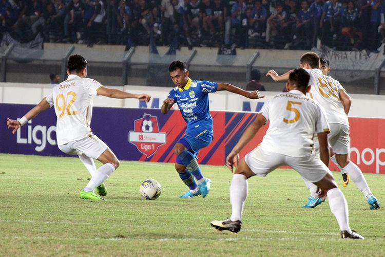 Gelandang Persib Bandung, Abdul Aziz Lutfi Akbar.