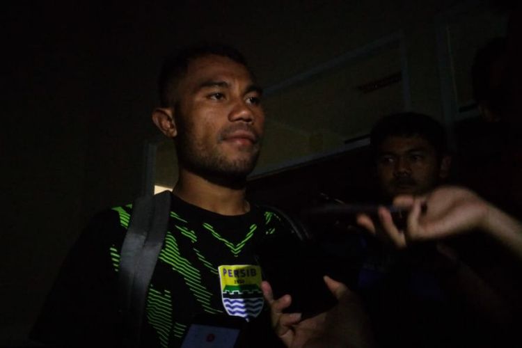 Bek Kiri Persib Bandung, Ardi Idrus. 