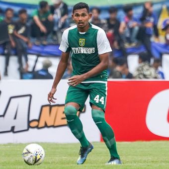 PS Tira Persikabo Vs Persebaya, Andri Bertugas Bentengi Loris Arnaud