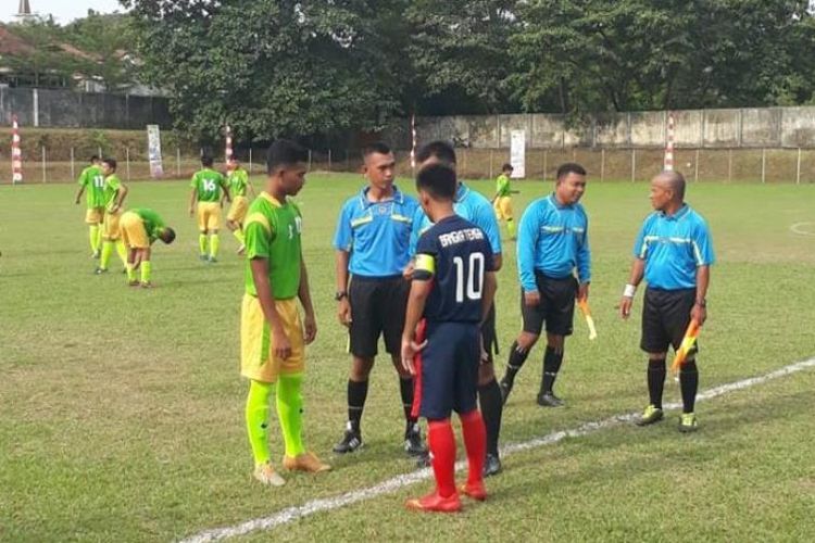 Pembukaan Liga Sepak Bola berjenjang Piala Menpora U-12, U-14,U-16, dan U-21 di provinsi Kep. Bangka Belitung sudah digelar di Stadion Binajaya Muntok, Bangka Barat, Rabu (11/7).