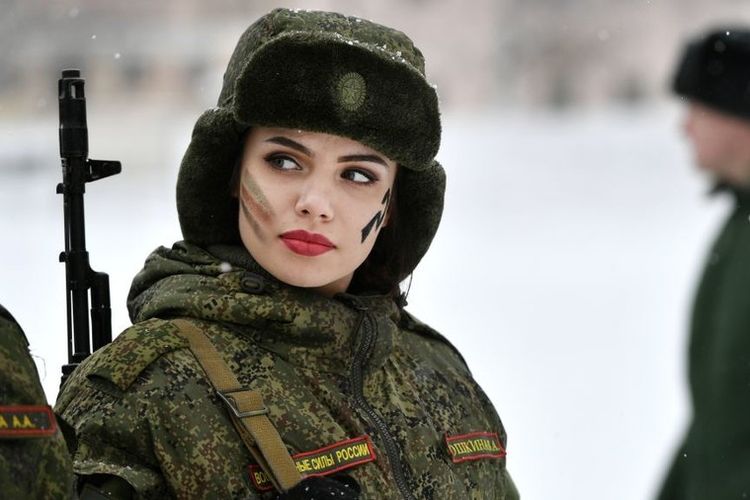 Ilustrasi perempuan anggota tentara Rusia.