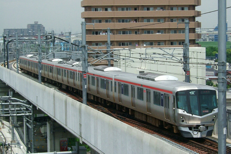 Sebuah kereta Tsubuka Express di Jepang (Japan Today)