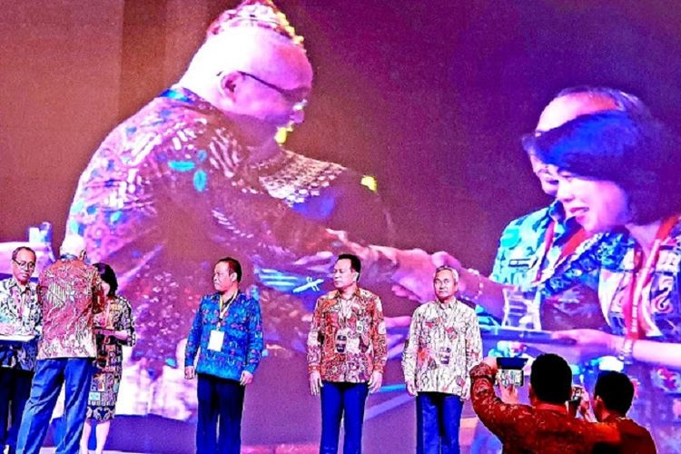 Pemerintah Provinsi Sulawesi Utara menerima BKN Award 2018