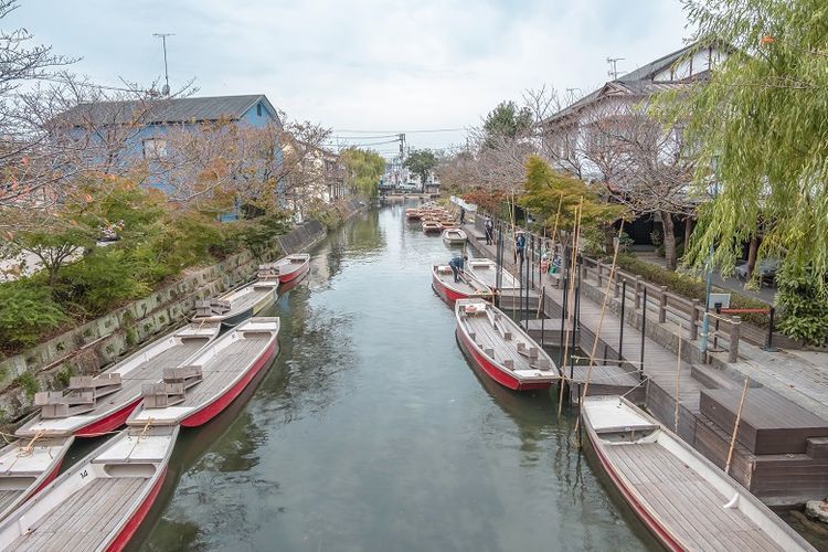 Sebuah kanal di Yanagawa, Fukuoka, Kyushu, Jepang.