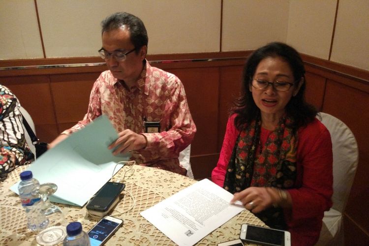Direktur Perencanaan Pembiayaan Perumahan Eko Djoeli Heripoerwanto dan Direktur Jenderal Pembiayaan Perumahan Lana Winayanti di Hotel Grand Sahid Jaya, Rabu (6/12/2017).