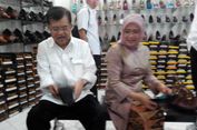 Jusuf Kalla Lelang Sepatu hingga Dasi, Mufidah Lepas Koleksi Kain